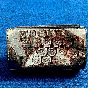 Michael Kors Vintage Estée Lauder Giveaway Metallic Make up Bag NWOT